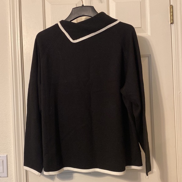 Women’s black sweater - Picture 3 of 5